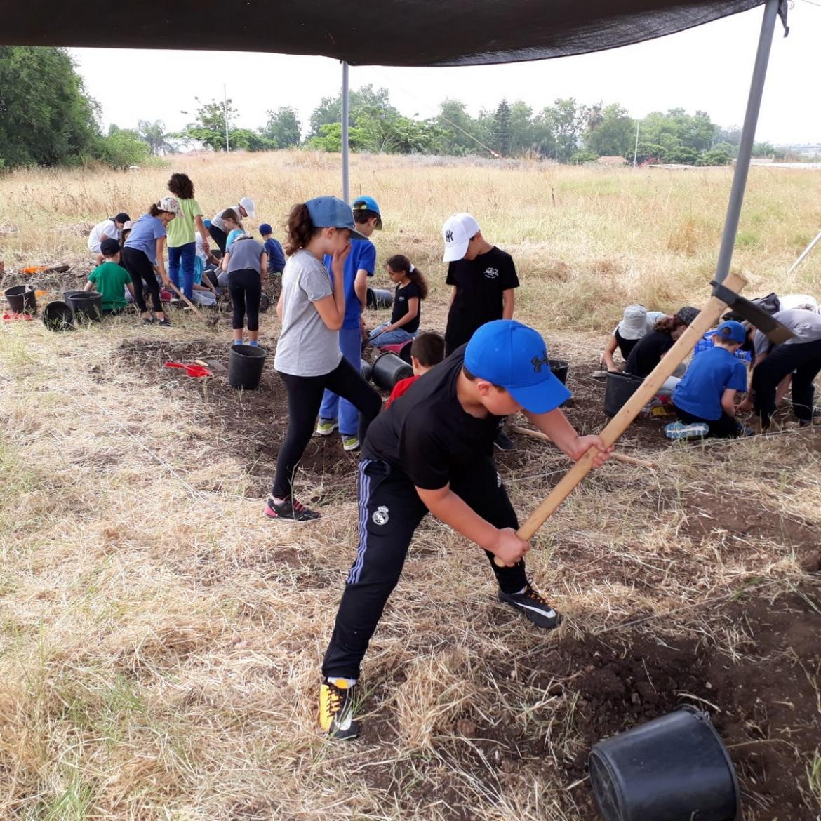 לימודי ארכיאולוגיה בבתי הספר היסודיים בלב השרון